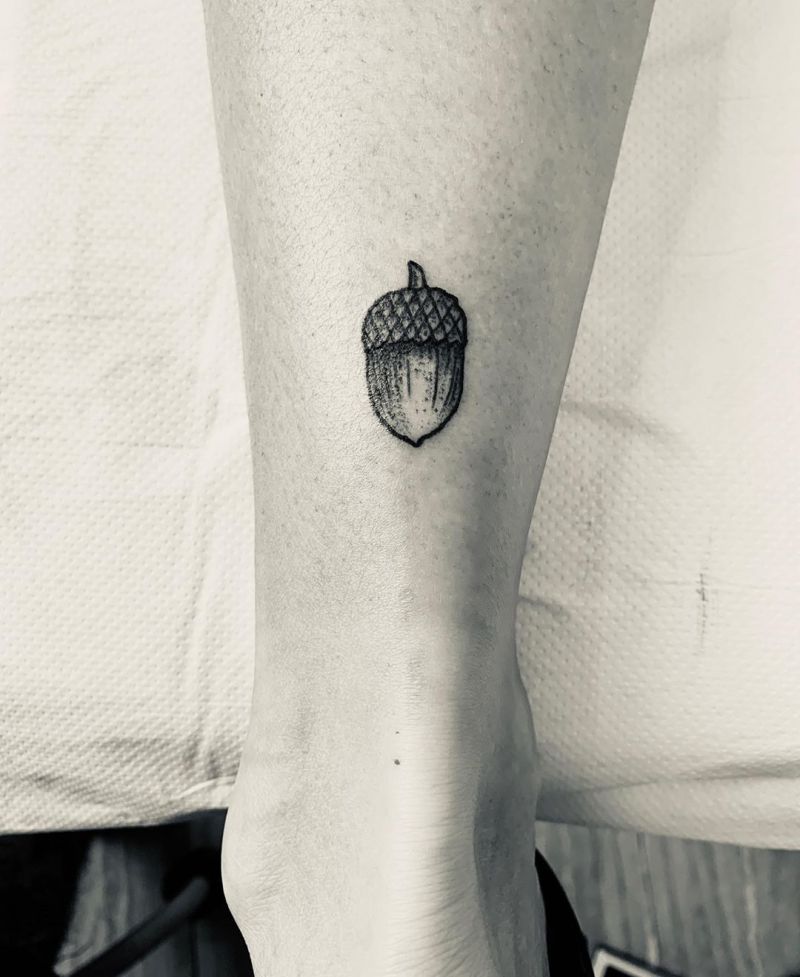 30 Pretty Acorn Tattoos Enhance Your Personality