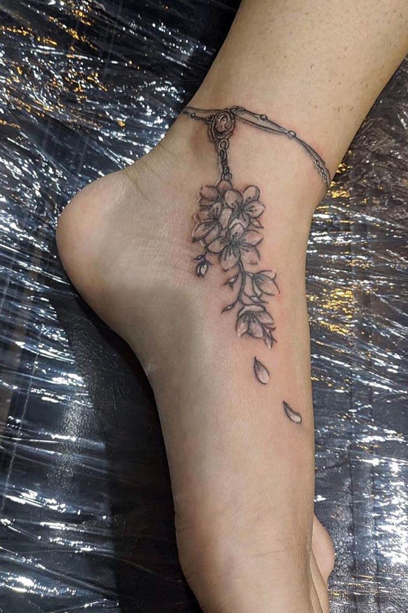 30 Pretty Peach Blossom Tattoos You Shouldn't Miss