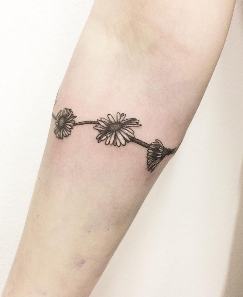 30 Pretty Daisy Chain Tattoos Make You The Focus of The Crowd