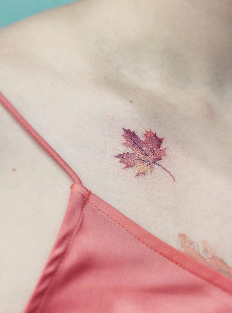 30 Elegant Maple Leaf Tattoos for Your Inspiration