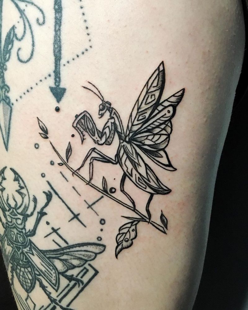 30 Pretty Mantis Tattoos You Will Love