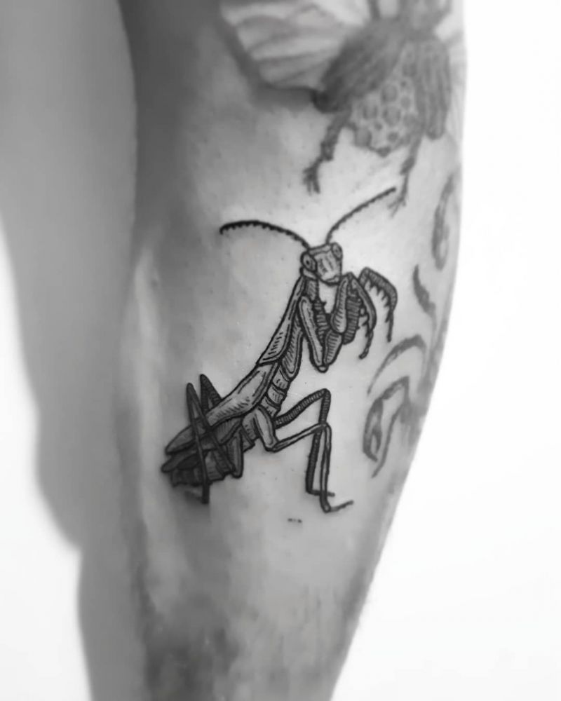 30 Pretty Mantis Tattoos You Will Love