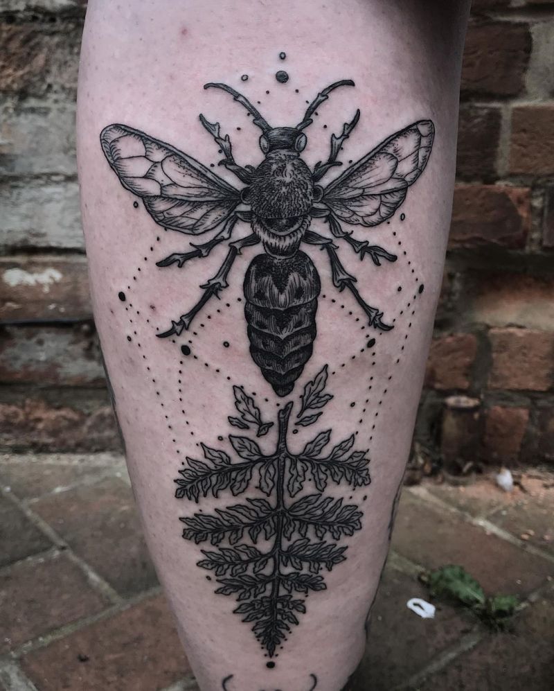 30 Pretty Wasp Tattoos to Inspire You