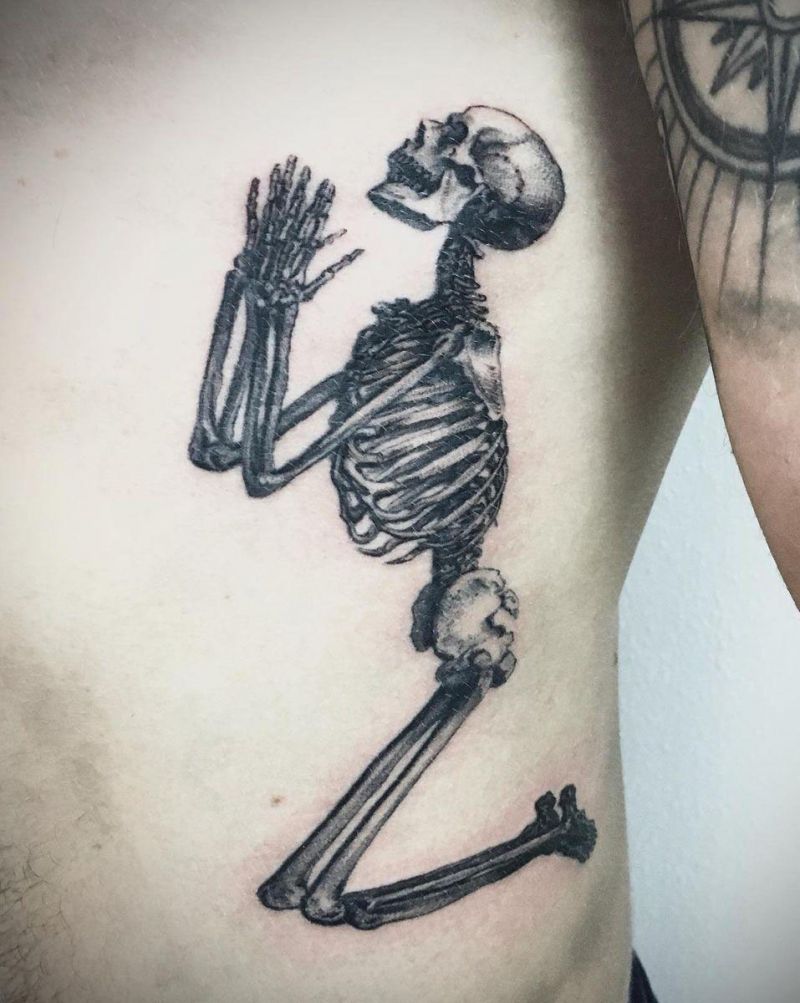 30 Pretty Skeleton Tattoos That You Can't Miss