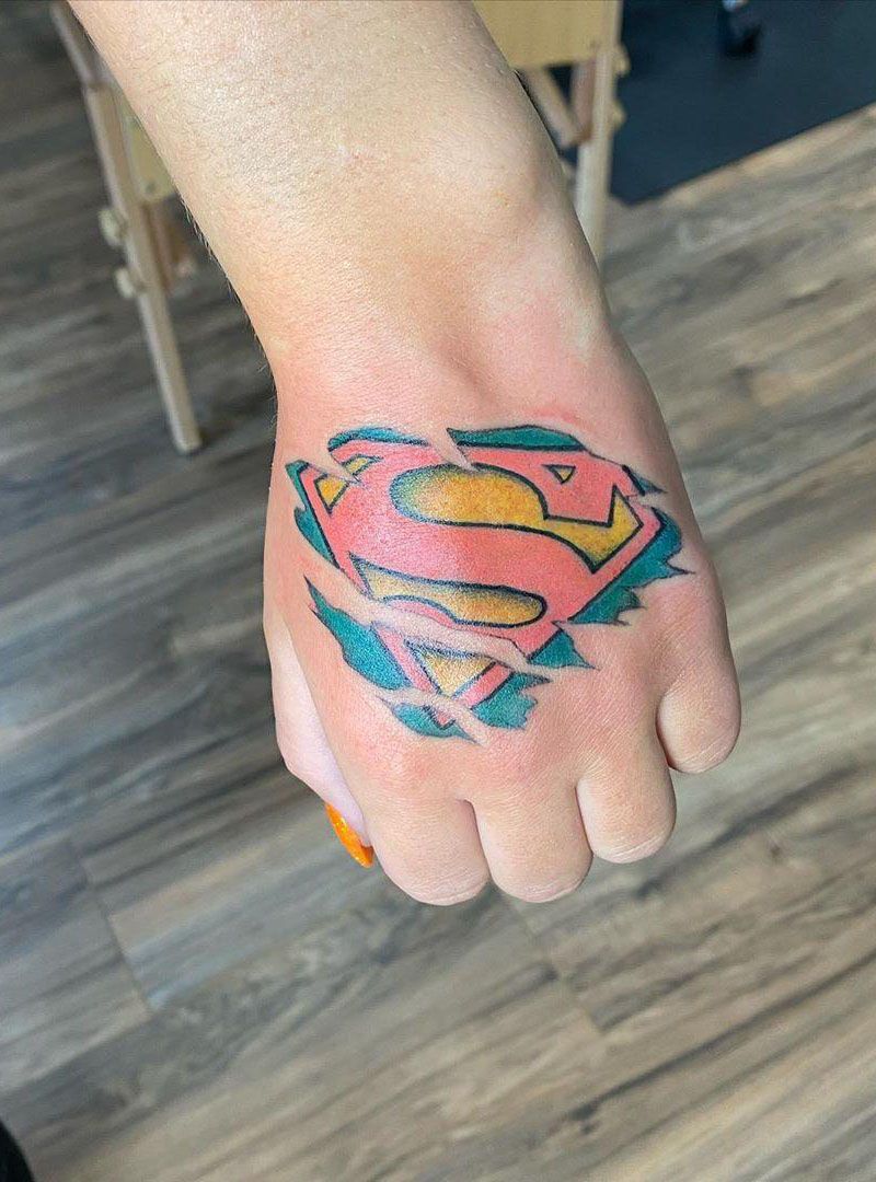 30 Pretty Superman Tattoos that Can Enhance Your Temperament