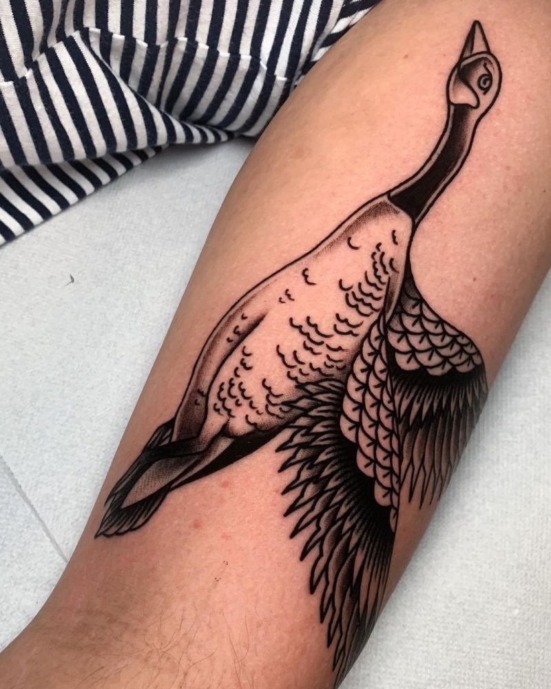 30 Pretty Goose Tattoos Make You Elegant and Beautiful