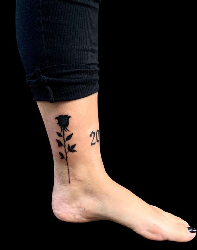 30 Pretty Black Rose Tattoos That Give You an Unexpected Feeling