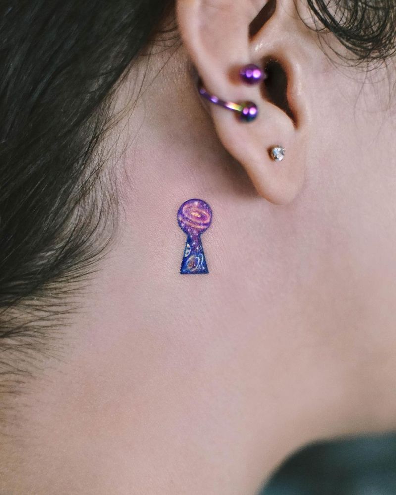 30 Pretty Keyhole Tattoos to Inspire You