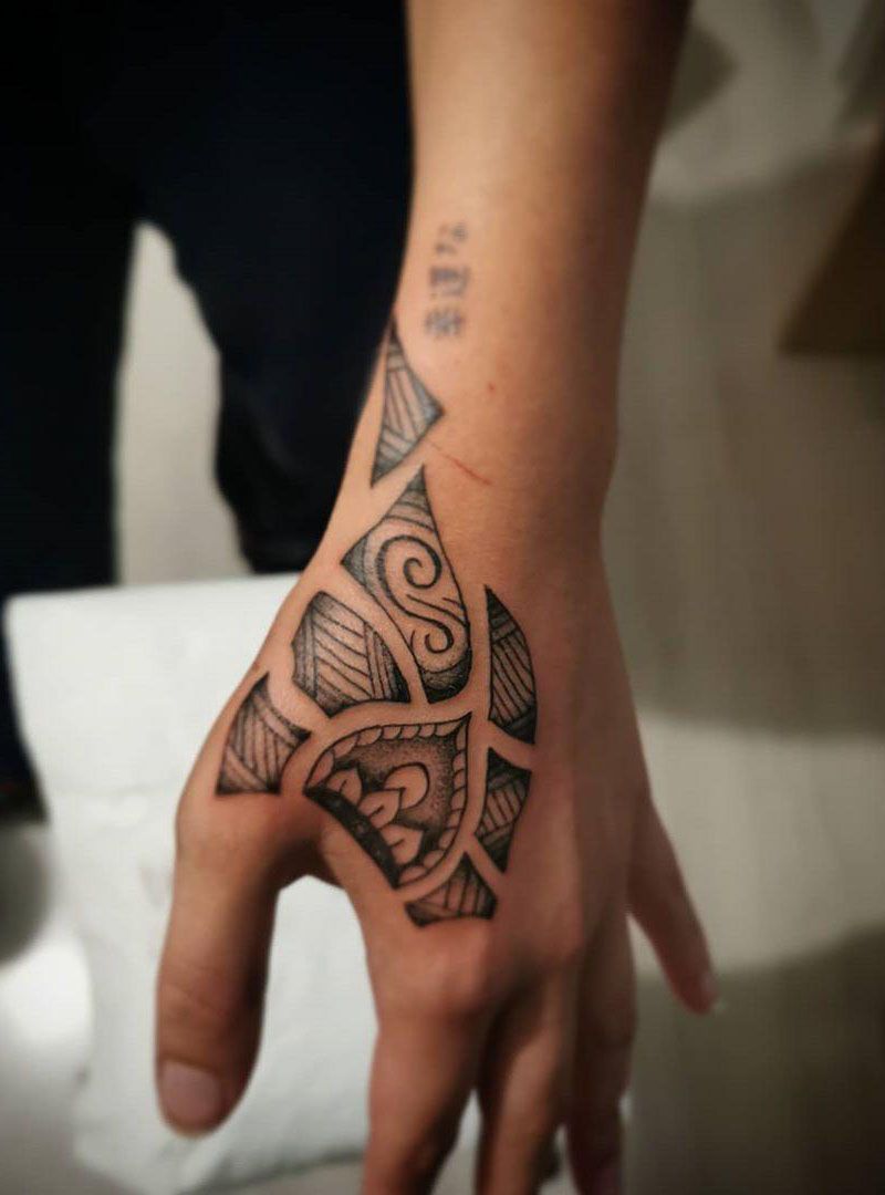 30 Pretty Tribal Tattoos to Inspire You