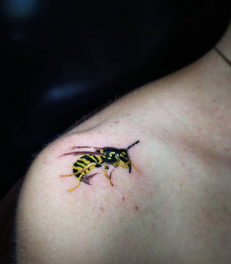 30 Pretty Wasp Tattoos to Inspire You