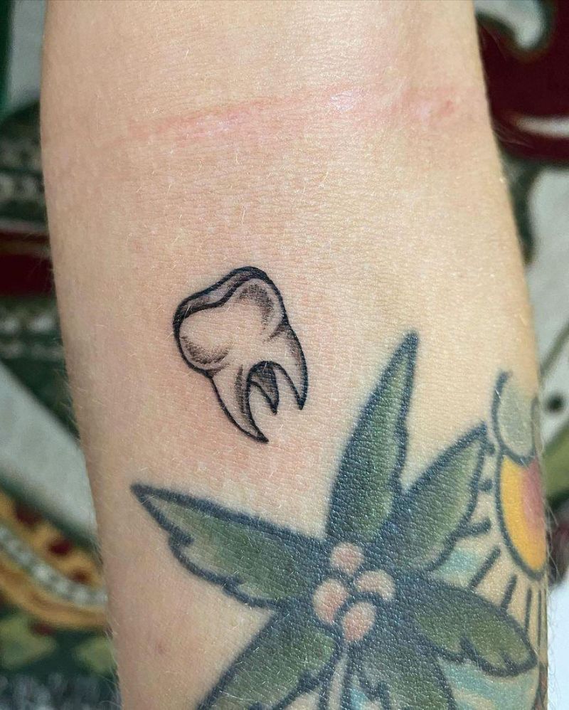 30 Pretty Tooth Tattoos to Inspire You