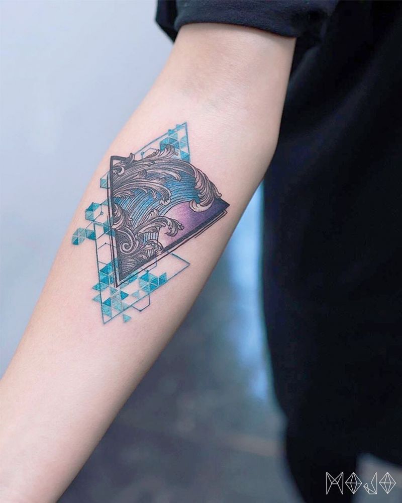 30 Pretty Triangle Tattoos You Will Love