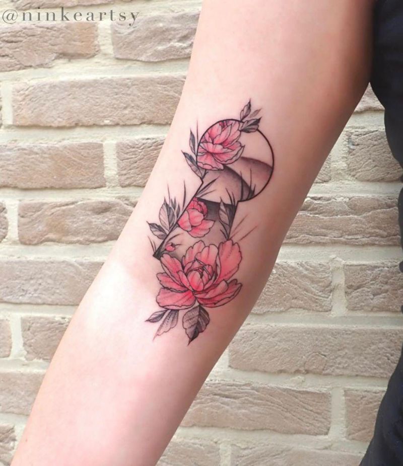 30 Pretty Keyhole Tattoos to Inspire You