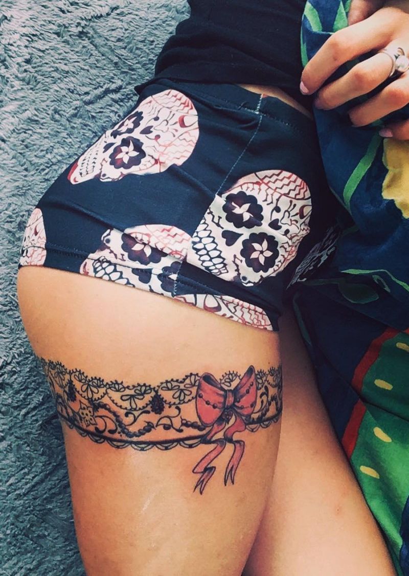 30 Pretty Garter Tattoos Make You Charming