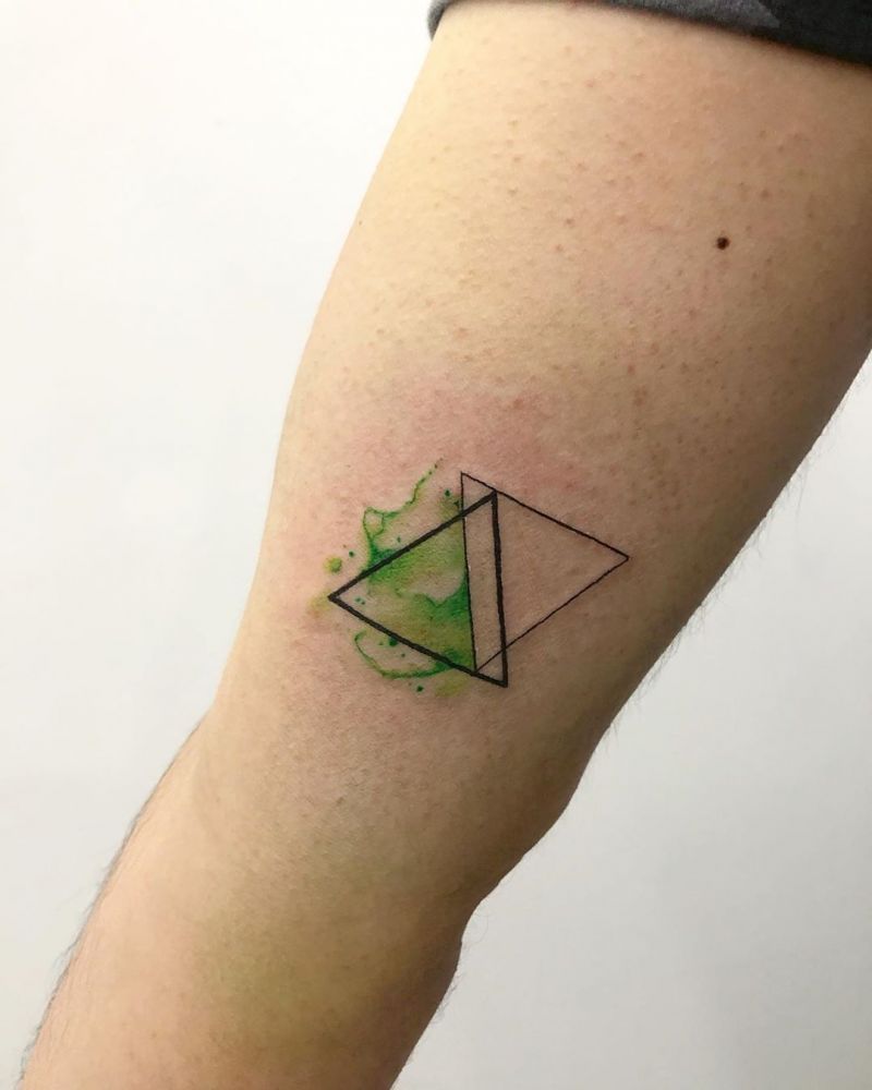 30 Pretty Triangle Tattoos You Will Love