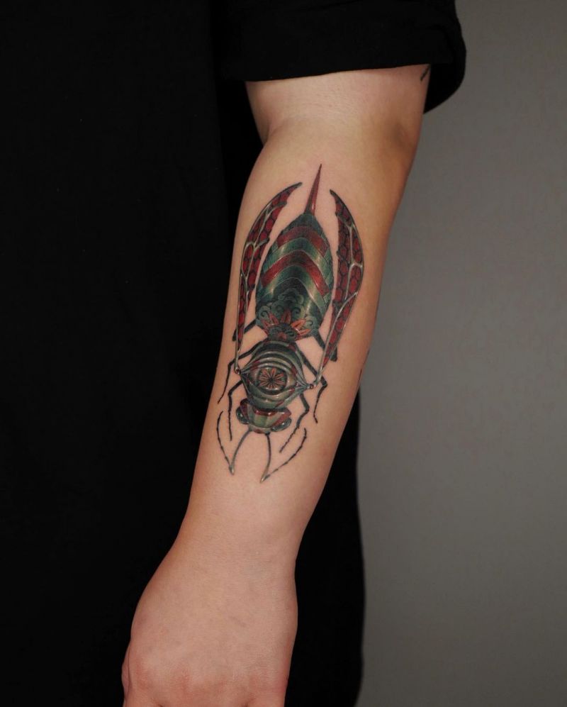 30 Pretty Wasp Tattoos to Inspire You