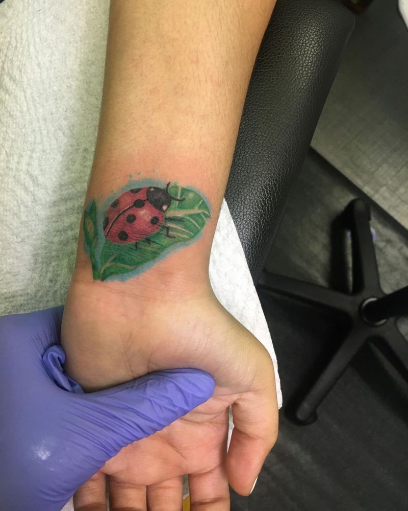 30 Pretty Ladybug Tattoos to Inspire You