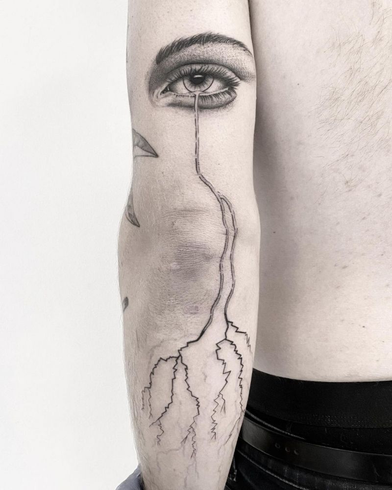 30 Pretty Lightning Tattoos You Will Love