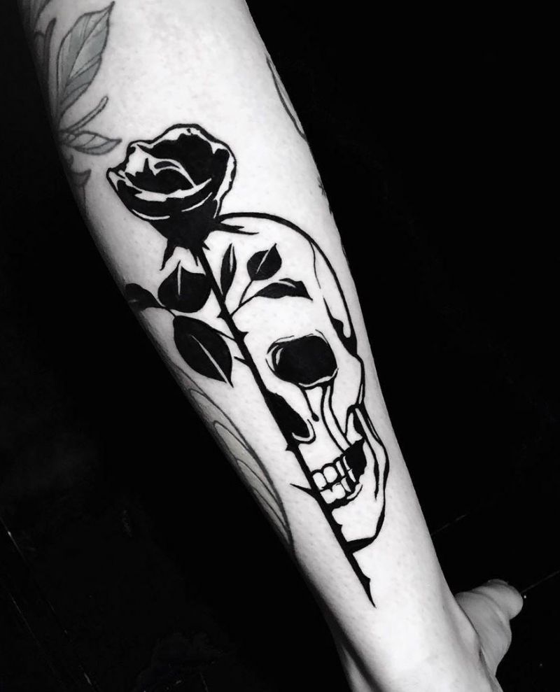 30 Pretty Black Rose Tattoos That Give You an Unexpected Feeling