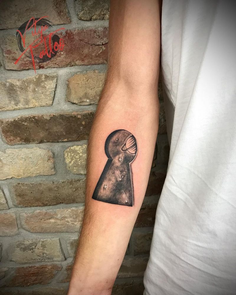 30 Pretty Keyhole Tattoos to Inspire You Style VP Page 22