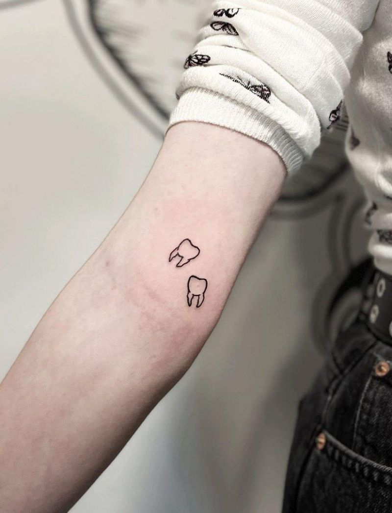 30 Pretty Tooth Tattoos to Inspire You