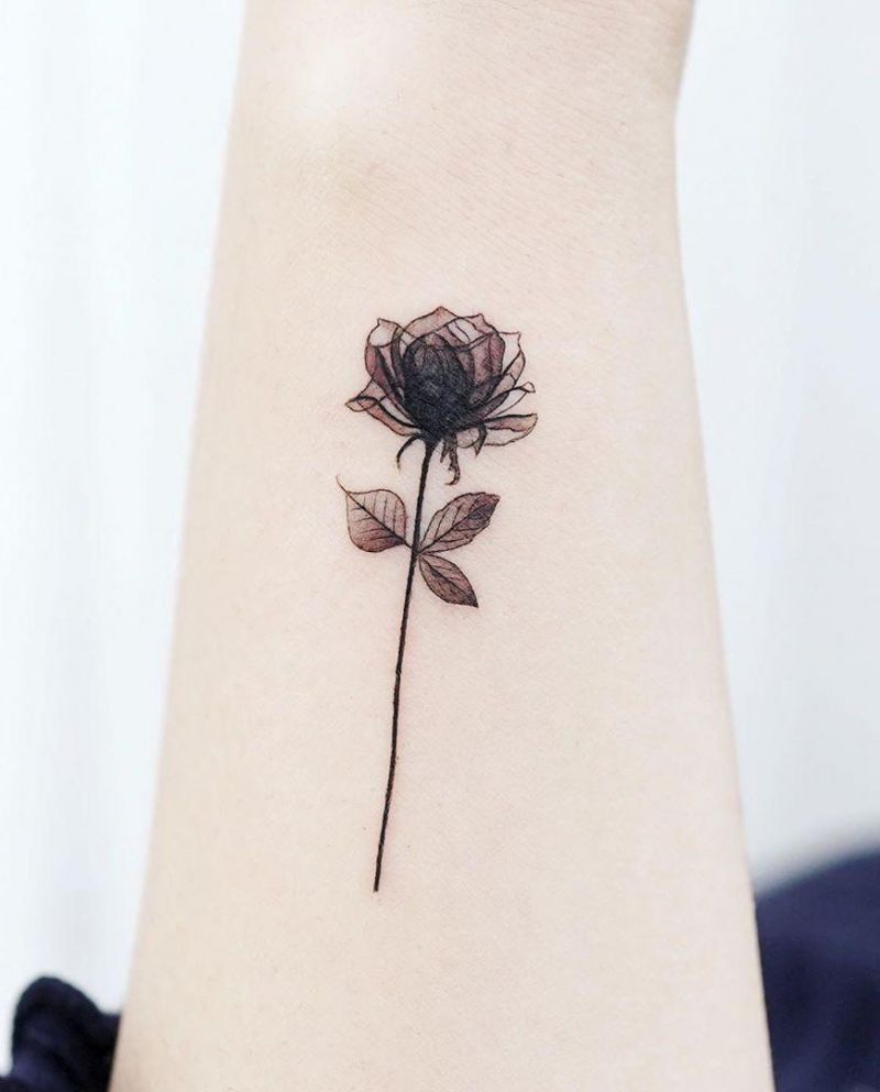 30 Pretty Black Rose Tattoos That Give You an Unexpected Feeling