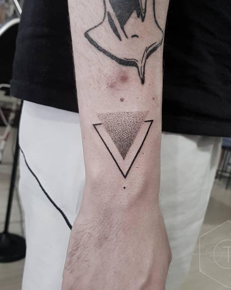 30 Pretty Triangle Tattoos You Will Love