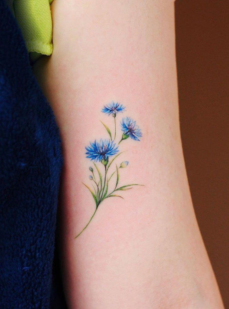 30 Pretty Cornflower Tattoos to Inspire You