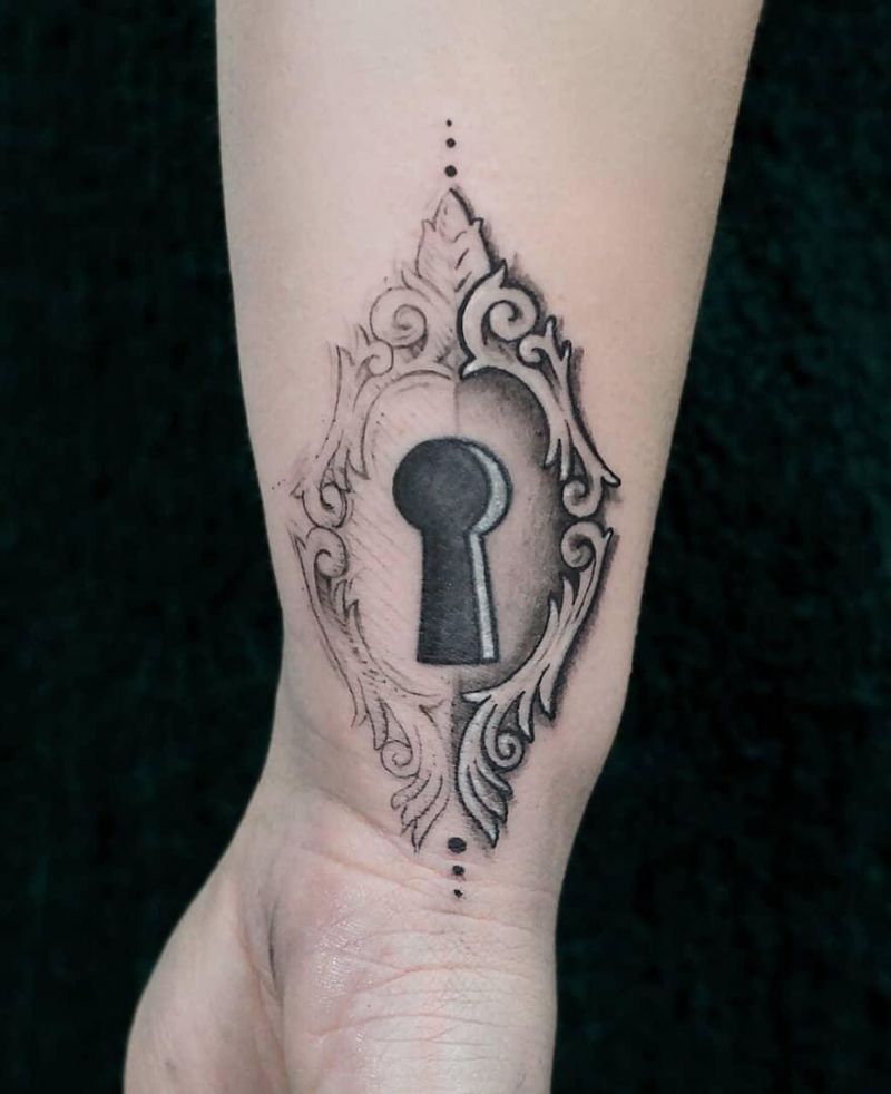 30 Pretty Keyhole Tattoos to Inspire You