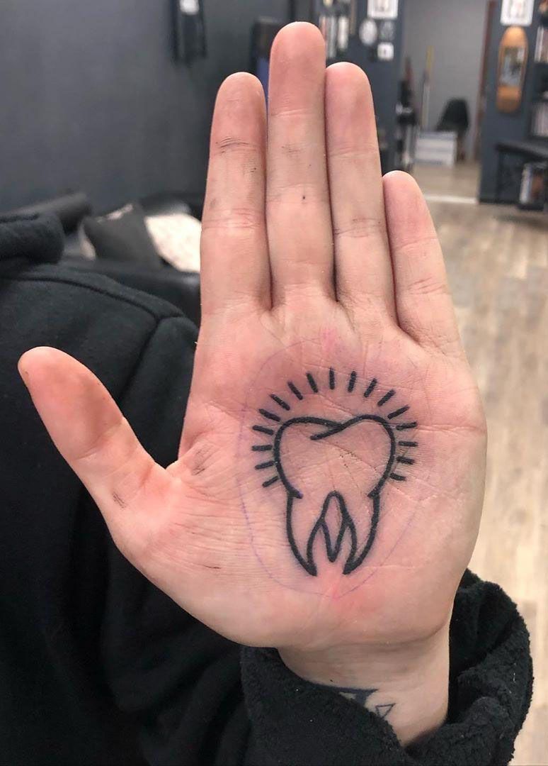 30 Pretty Tooth Tattoos to Inspire You