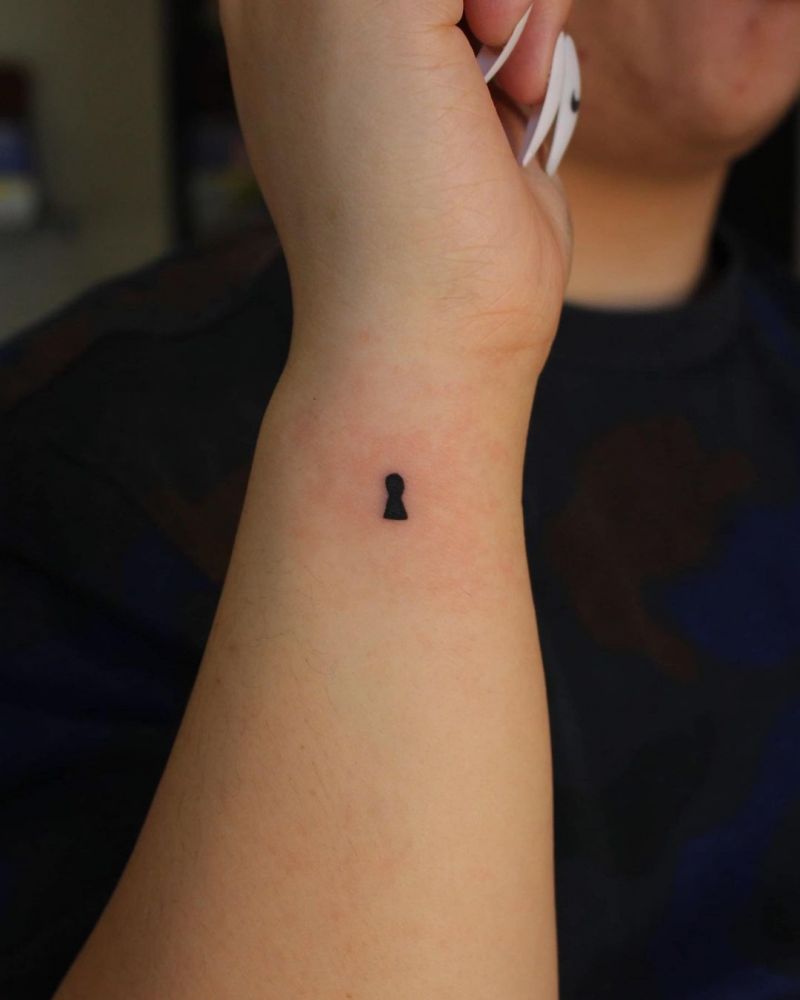 30 Pretty Keyhole Tattoos to Inspire You