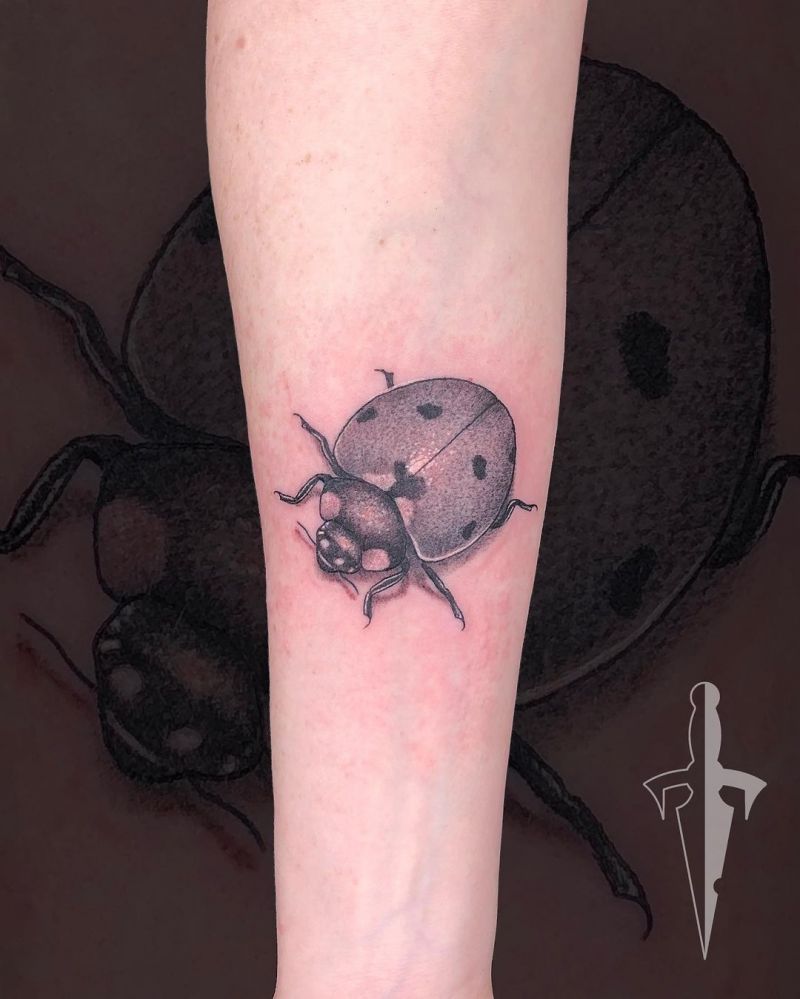 30 Pretty Ladybug Tattoos to Inspire You