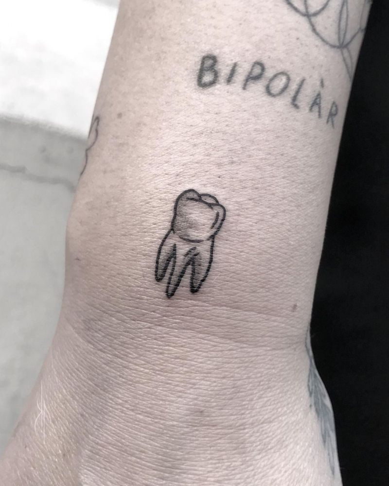 30 Pretty Tooth Tattoos to Inspire You