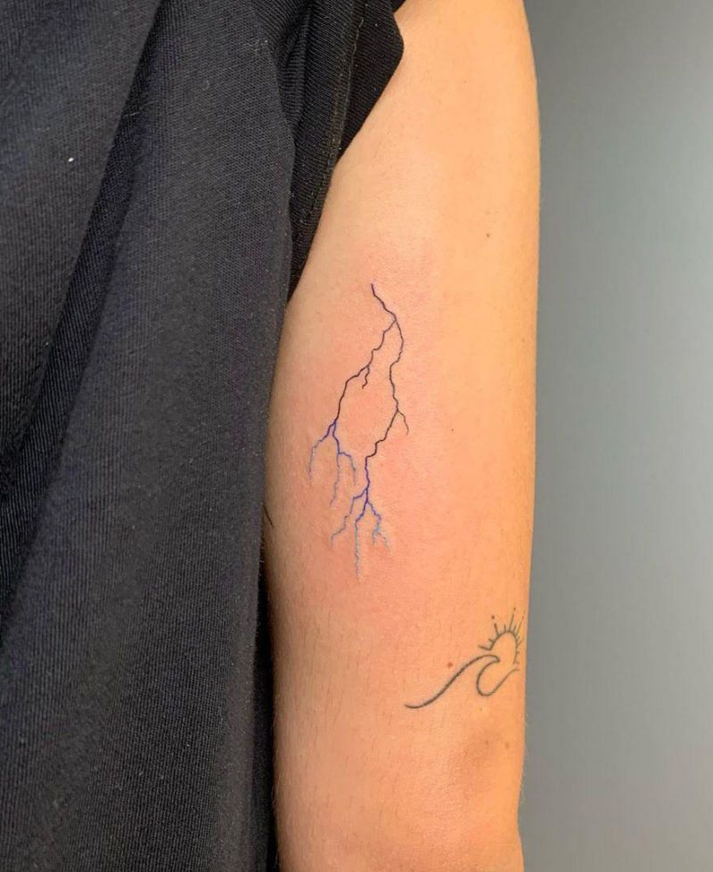 30 Pretty Lightning Tattoos You Will Love