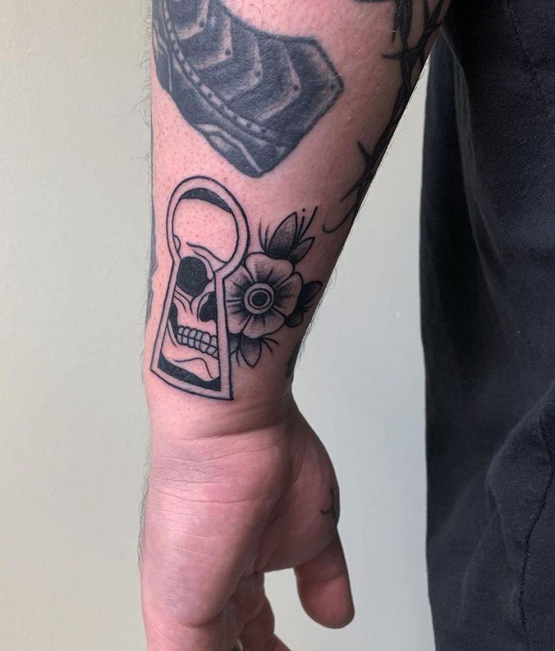 30 Pretty Keyhole Tattoos to Inspire You