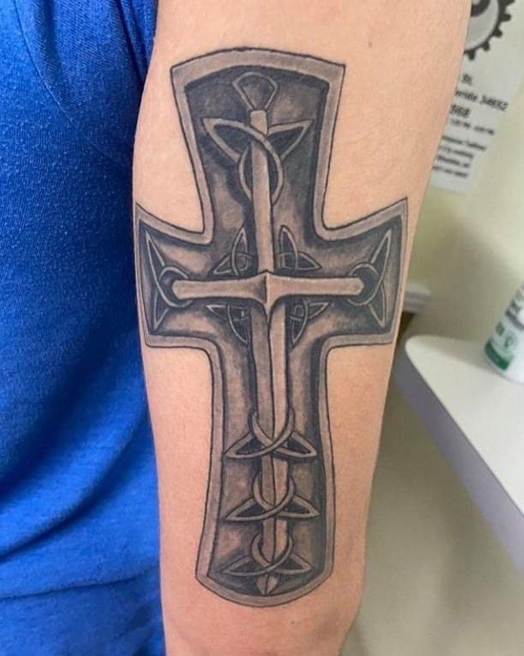 30 Pretty Celtic Cross Tattoos You Will Love