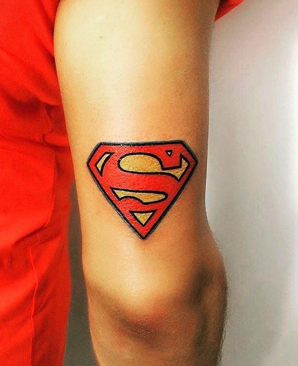 30 Pretty Superman Tattoos that Can Enhance Your Temperament