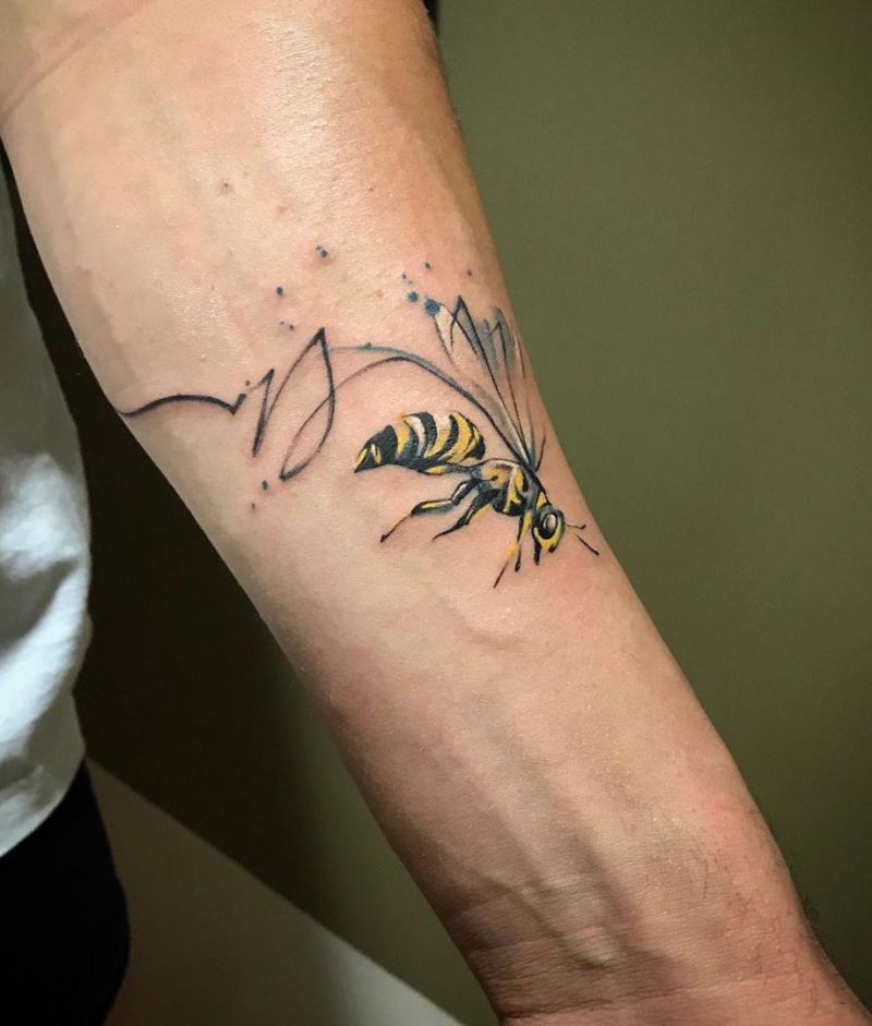 30 Pretty Wasp Tattoos to Inspire You