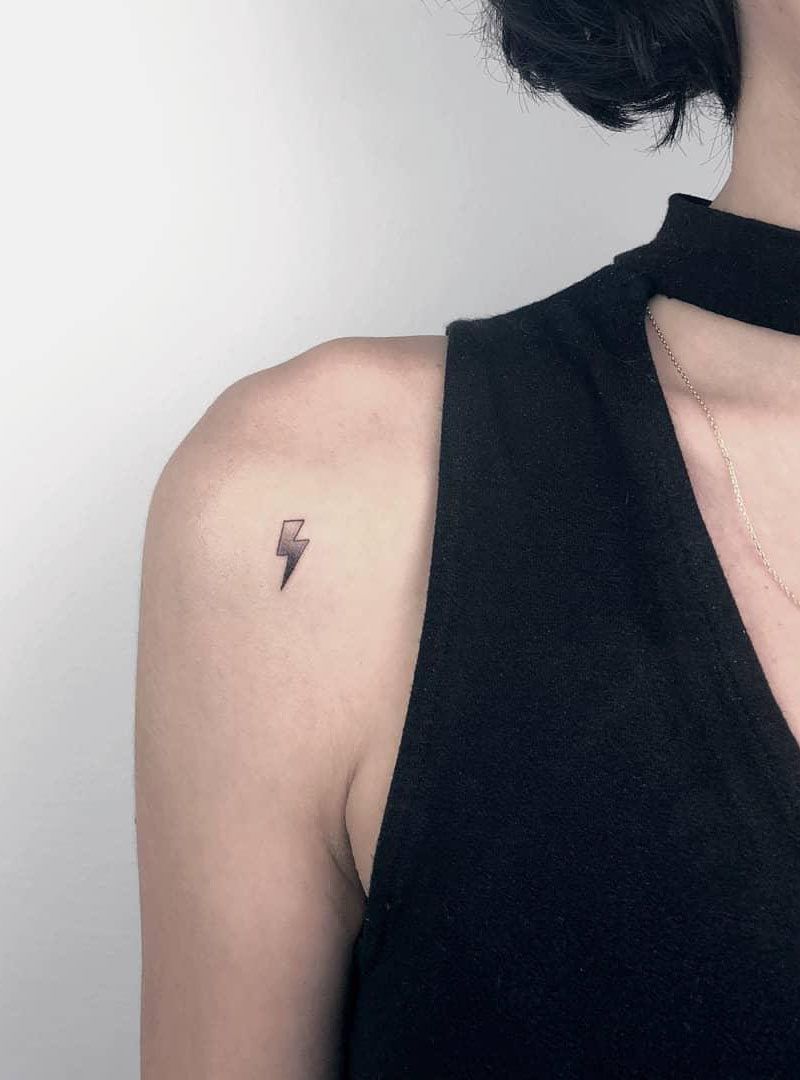 30 Pretty Lightning Tattoos You Will Love