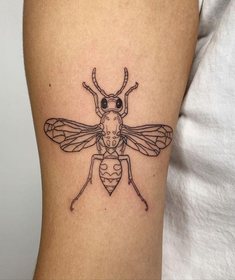 30 Pretty Wasp Tattoos to Inspire You