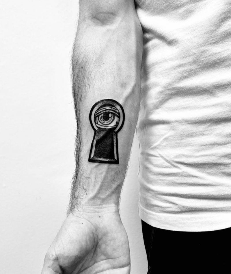 30 Pretty Keyhole Tattoos to Inspire You