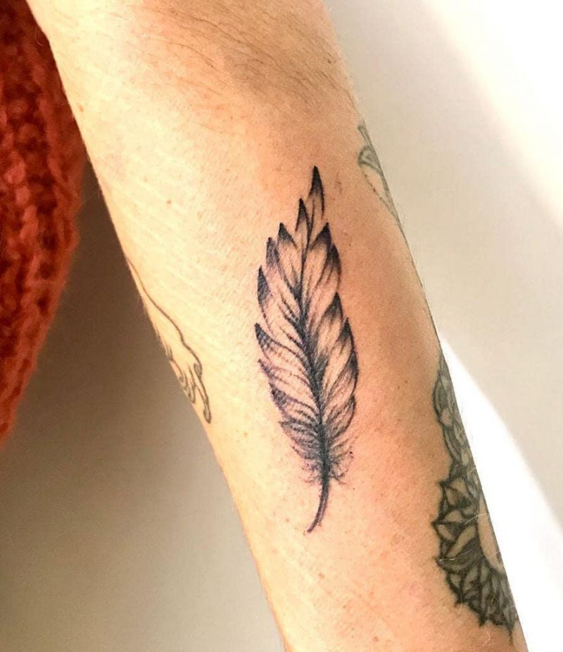 30 Pretty Feather Tattoos You Must Try