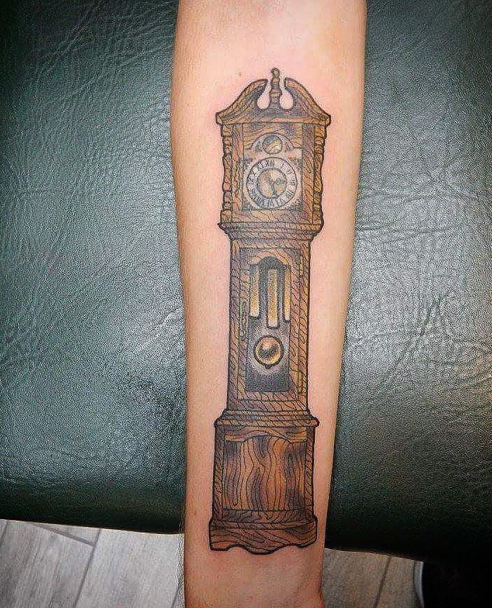 30 Pretty Grandfather Clock Tattoos for Inspiration