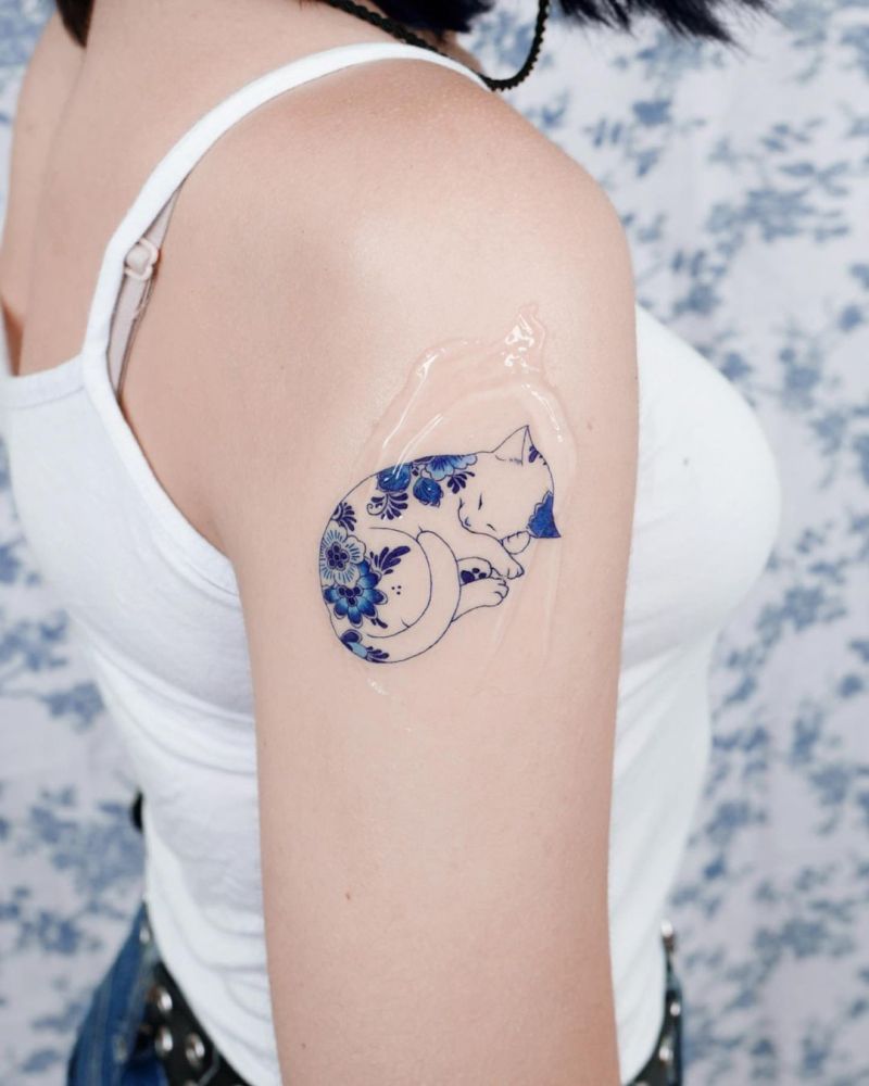 30 Cute Cat Tattoos You Will Love