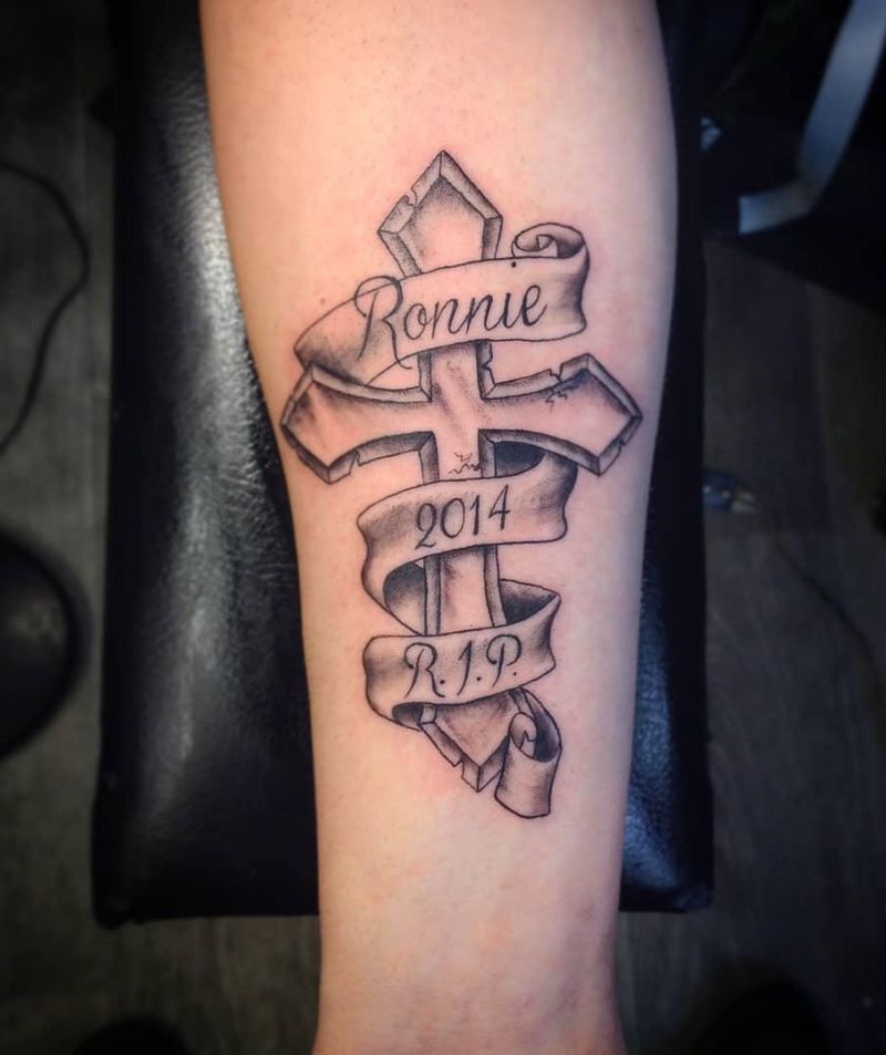 30 Pretty Cross Tattoos You Will Love