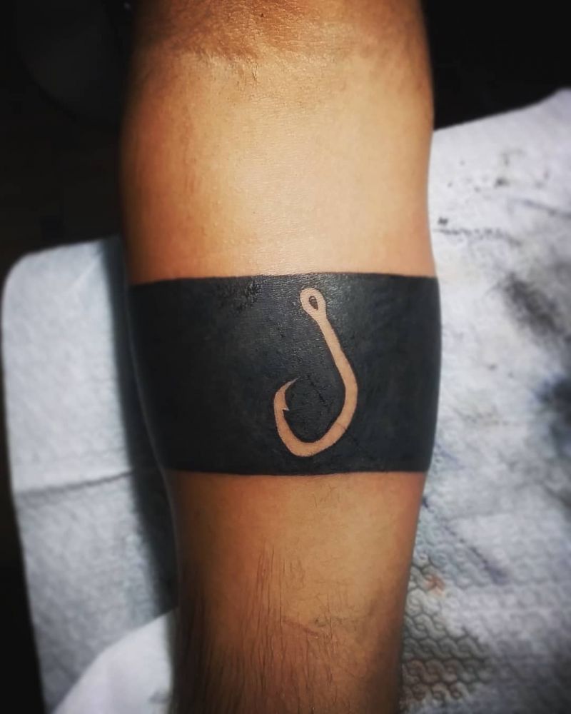 30 Pretty Fishhook Tattoos You Must Try