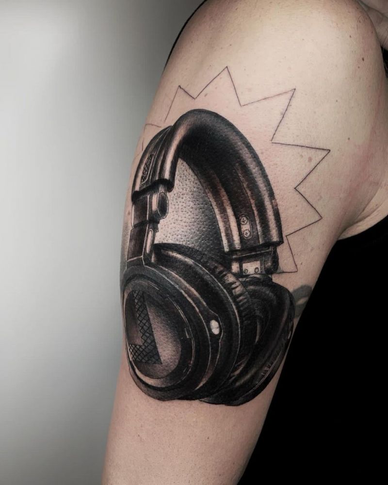 30 Pretty Music Tattoos to Inspire You