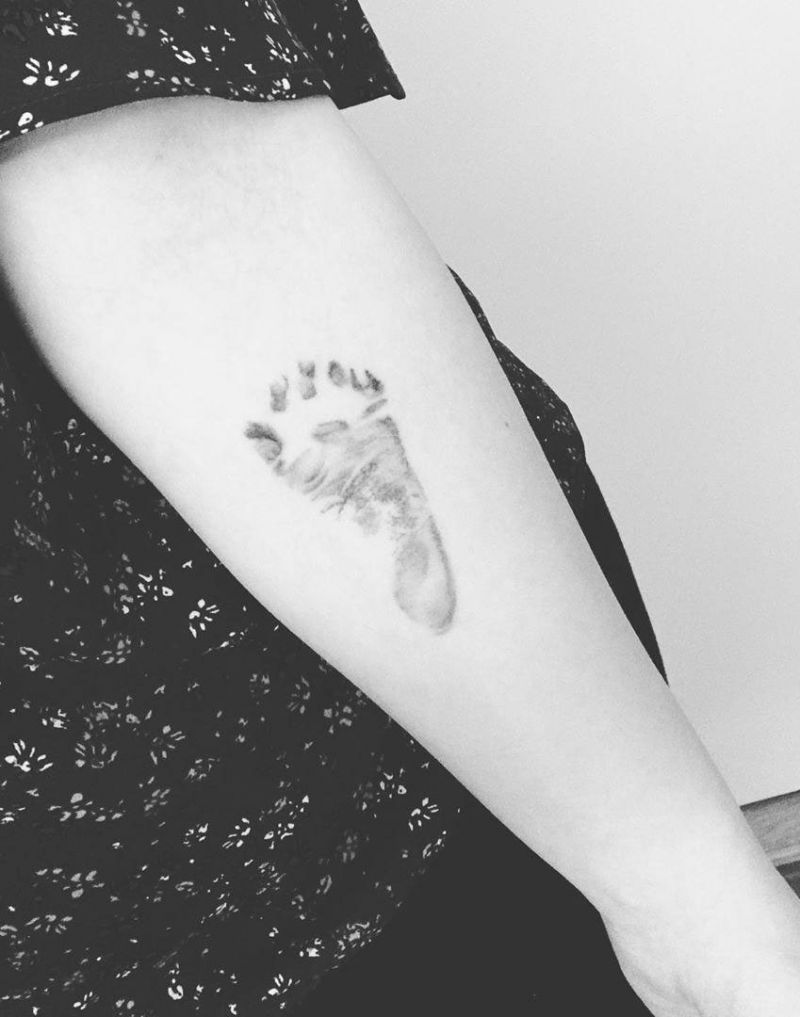 30 Pretty Footprint Tattoos to Inspire You