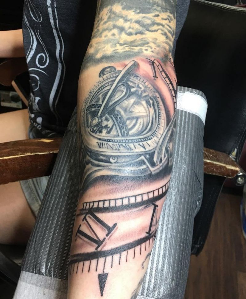 30 Amazing Sundial Tattoos to Inspire You