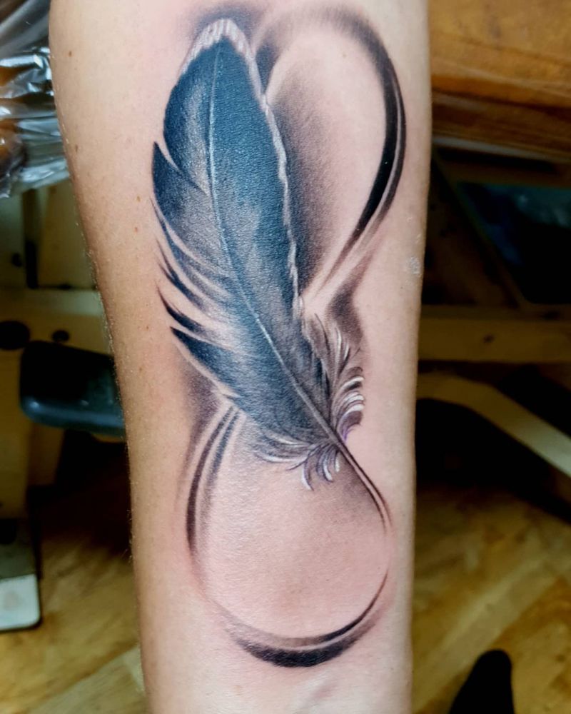 30 Pretty Feather Tattoos You Must Try